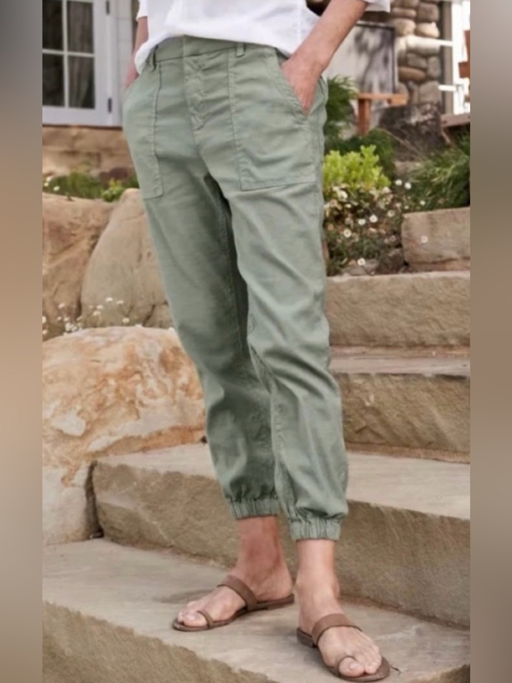 Frank & Eileen Jameson Jogger
Performance Pant Sage Green 4